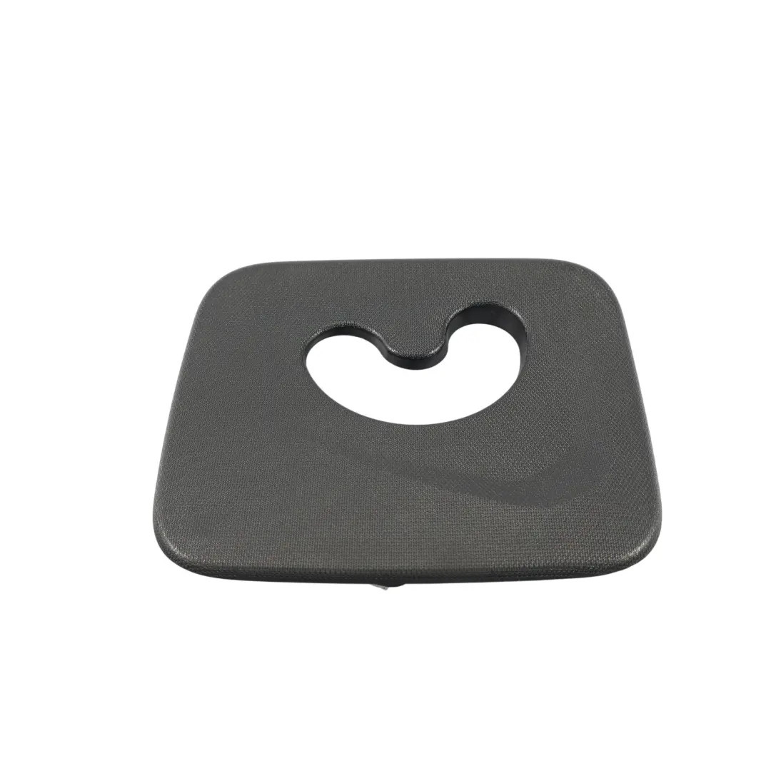 Pokrywa Wyjścia Pasa Podsufitki 7329598 do BMW F46 F46 LCI o numerze 7406235 BMW F46 F46 LCI Pokrywa Wyjścia Pasa Podsufitki 7329598 - SKU 7406235 - Numer Części 7406235