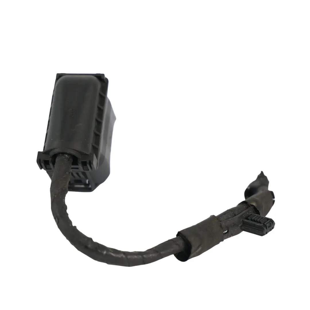 Câble Adaptateur LED Phare Avant Droit pour BMW F30 F31 LCI à propos du numéro de pièce 7419632 BMW F30 F31 LCI Câble Adaptateur LED Phare Avant Droit - SKU 7419632 - Numéro de pièce 7419632