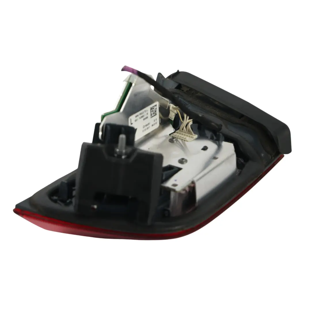 Lampa Tylna Lewy Tył do BMW F32 F36 F33 LCI o numerze 7426051 BMW F32 F36 F33 LCI Lampa Tylna Lewy Tył - SKU 7426051-2 - Numer Części 7426051