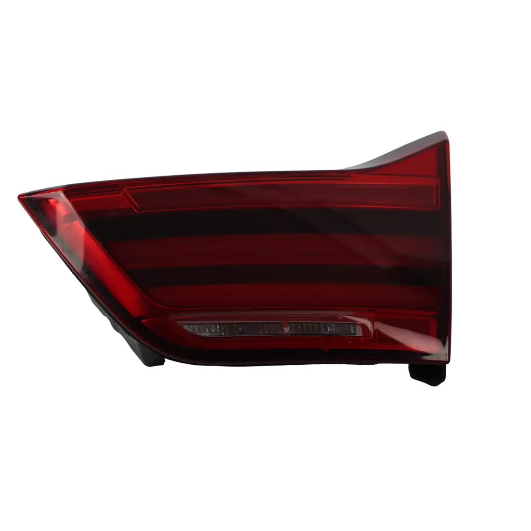 Lampa Tylna W Klapie Bagażnika Prawa do BMW F32 F36 F33 LCI o numerze 7426052 BMW F32 F36 F33 LCI Lampa Tylna W Klapie Bagażnika Prawa - SKU 7426052-1 - Numer Części 7426052