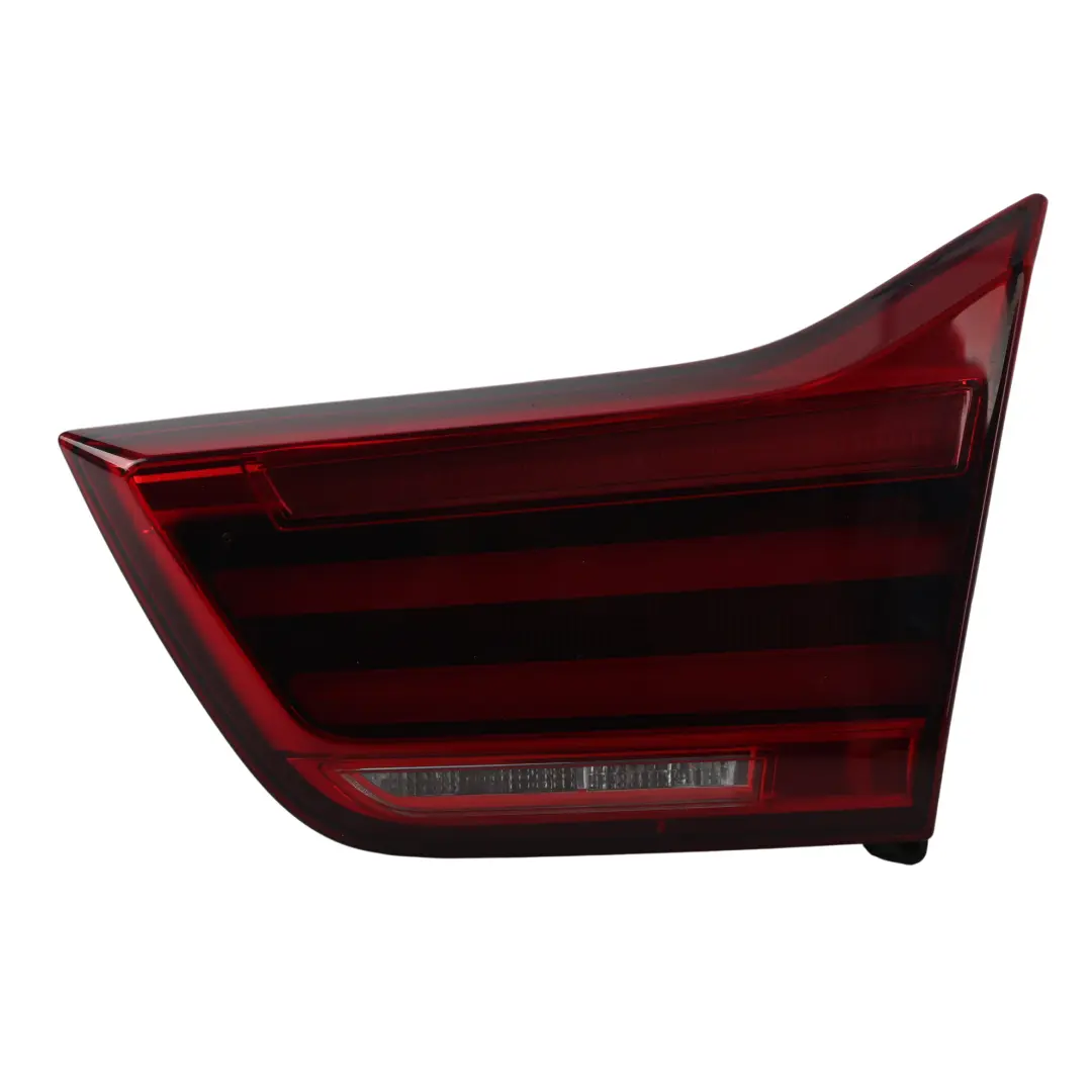 Lampa Tylna W Klapie Bagażnika Prawa do BMW F32 F36 F33 LCI o numerze 7426052 BMW F32 F36 F33 LCI Lampa Tylna W Klapie Bagażnika Prawa - SKU 7426052-1 - Numer Części 7426052