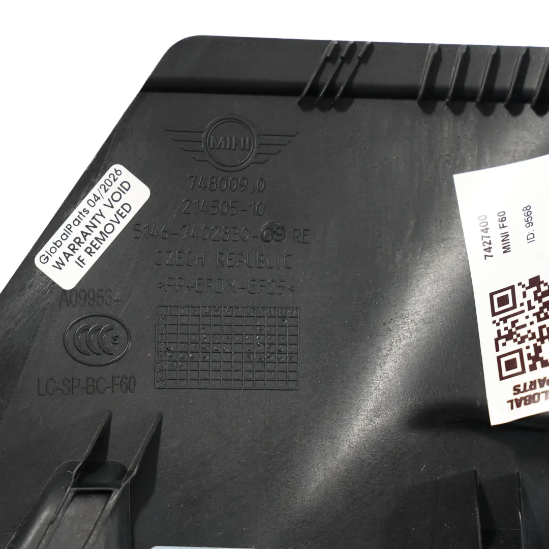 Supporto Ripiano Lunotto Posteriore Nero Destro per Mini Countryman F60 con numero di parte 7427400 Mini Countryman F60 Supporto Ripiano Lunotto Posteriore Nero Destro - SKU 7427400 - Numero di parte 7427400