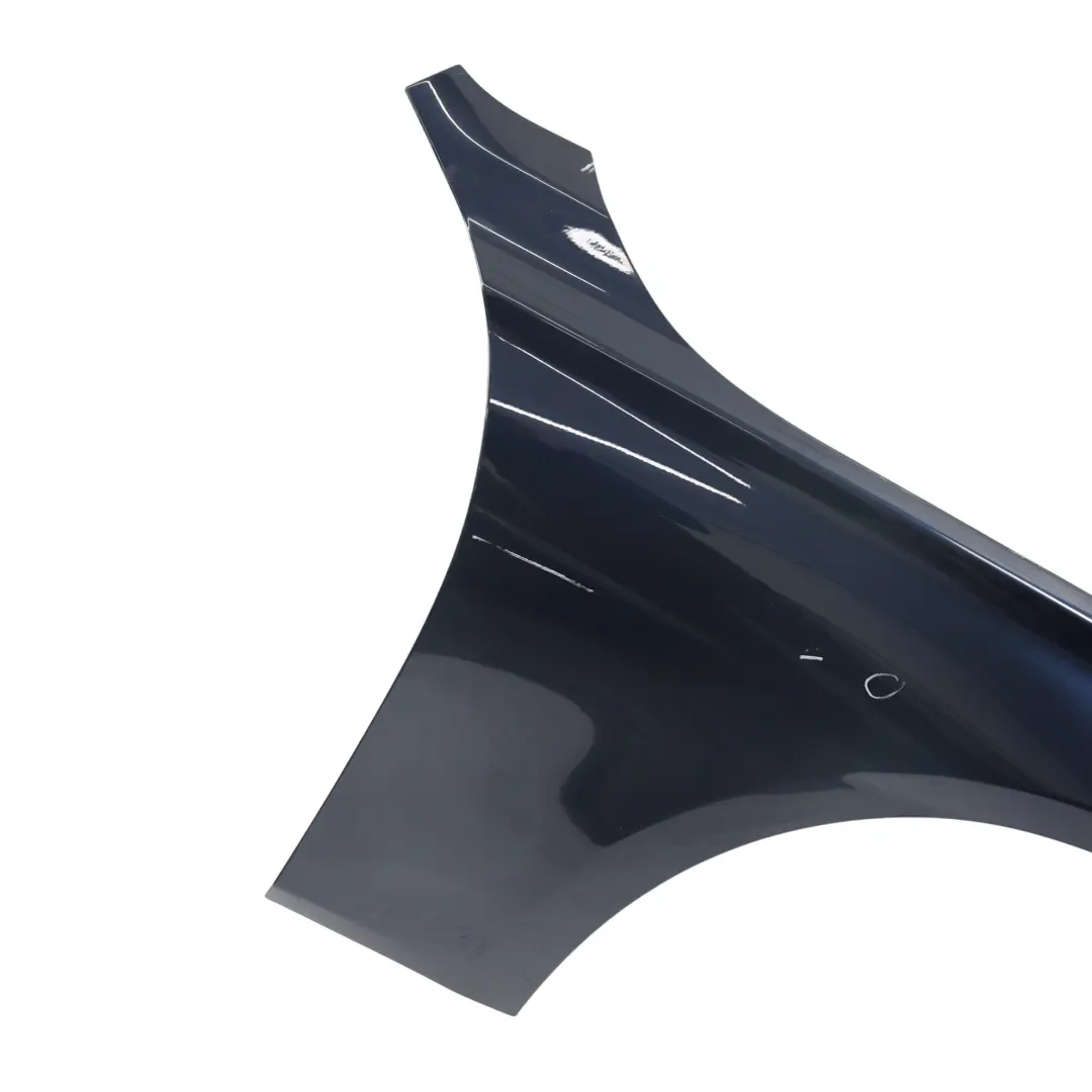 Aile Avant Droite Bleu Impérial - A89 pour BMW F30 F31 à propos du numéro de pièce 7438440 BMW F30 F31 Aile Avant Droite Bleu Impérial - A89 - SKU 7438440-IBB - Numéro de pièce 7438440