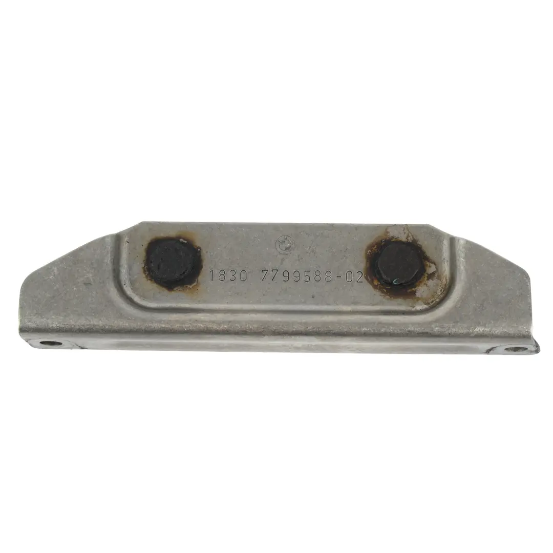 BMW X5 E70 Soporte Montaje Tubo Escape Delantero - SKU 7799588 - Número de pieza 7799588
