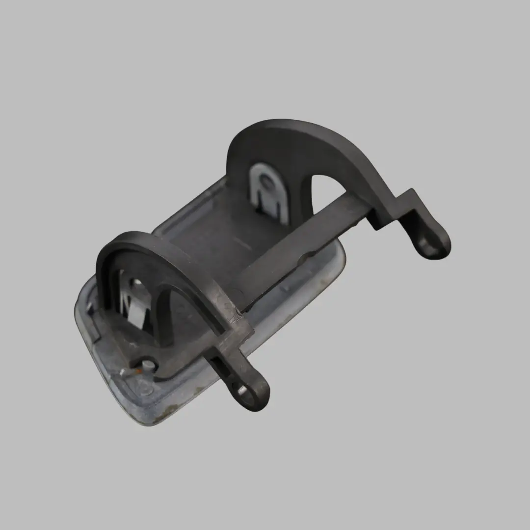 Tapa Boquilla Faro Delantero M-Sport Derecho Blanco Alpino 3 - 300 para BMW E60 con número de pieza 7896602 BMW E60 Tapa Boquilla Faro Delantero M-Sport Derecho Blanco Alpino 3 - 300 - SKU 7896602-AW - Número de pieza 7896602