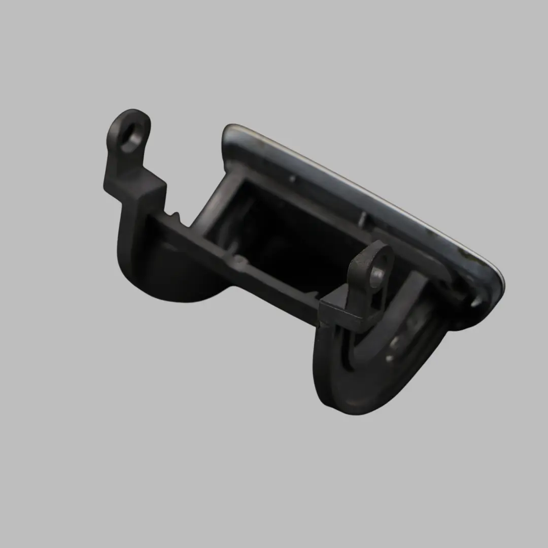 Tapa Boquilla Faro Delantero M-Sport Derecho Blanco Alpino 3 - 300 para BMW E60 con número de pieza 7896602 BMW E60 Tapa Boquilla Faro Delantero M-Sport Derecho Blanco Alpino 3 - 300 - SKU 7896602-AW - Número de pieza 7896602