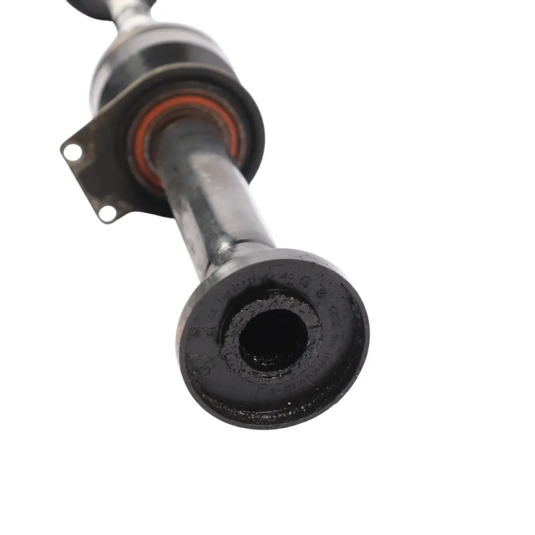 Front Axle Driveshaft Right O/S 2.5 TDI to VW Volkswagen Transporter T5 with Part number 7E0407272BB VW Volkswagen Transporter T5 Front Axle Driveshaft Right O/S 2.5 TDI - SKU 7E0407272BB - Part number 7E0407272BB