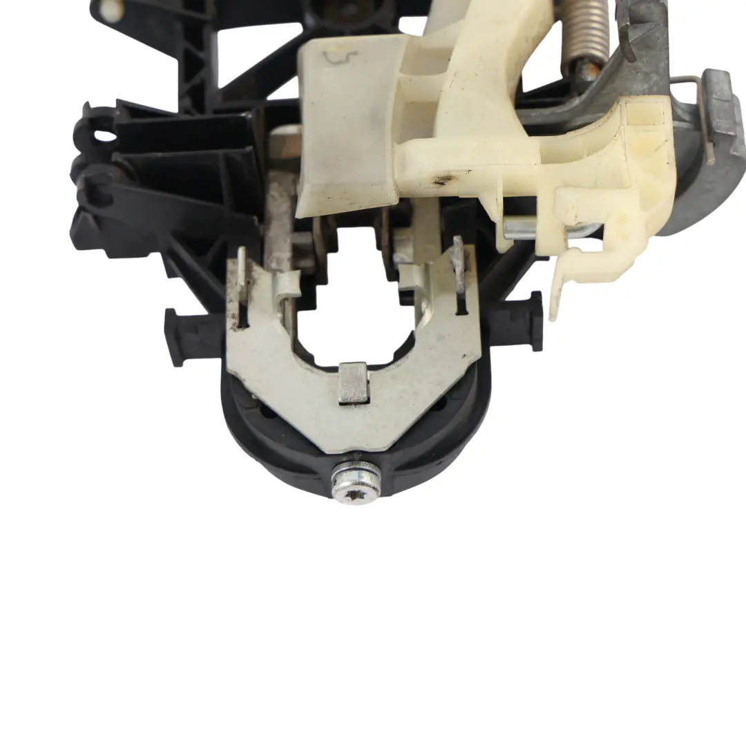 Soporte Manija Puerta Corredera Derecha para Volkswagen Transporter T5 con número de pieza 7E0843352E Volkswagen Transporter T5 Soporte Manija Puerta Corredera Derecha - SKU 7E0843352E - Número de pieza 7E0843352E