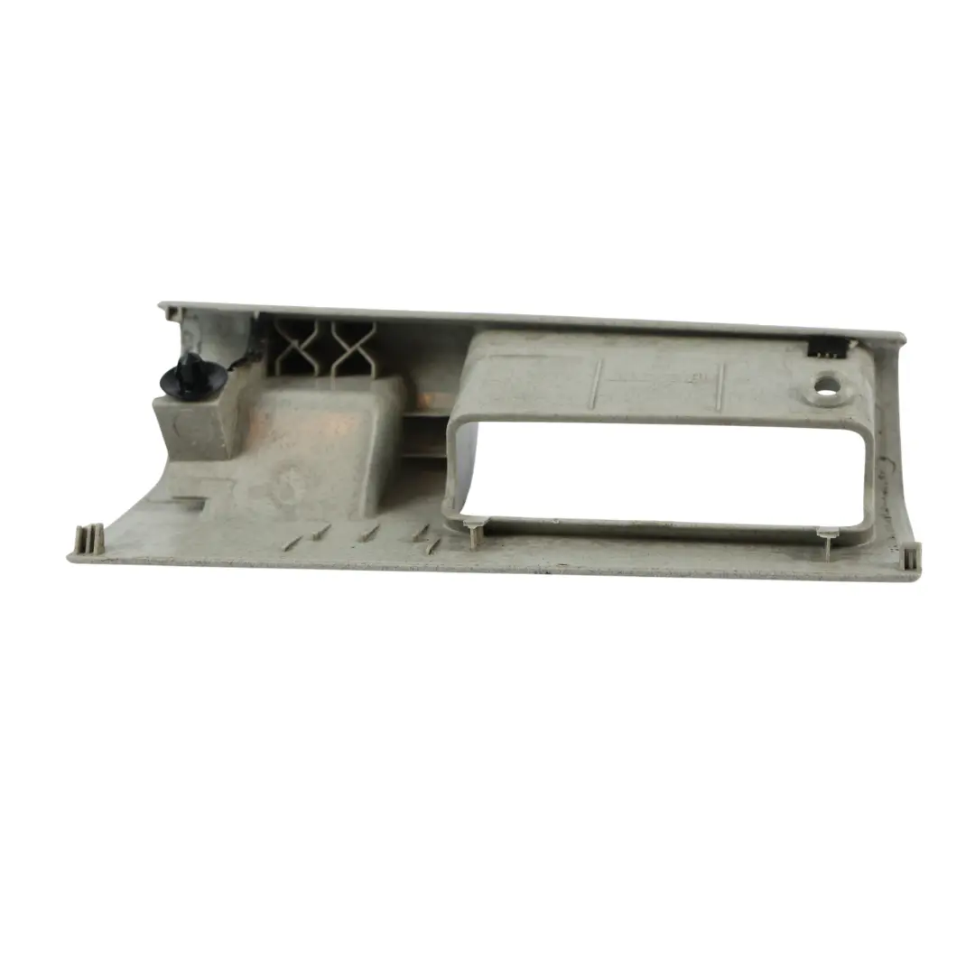 Tirador Puerta Corredera Izquierda Gris para Volkswagen Transporter T5 con número de pieza 7E5867619B Volkswagen Transporter T5 Tirador Puerta Corredera Izquierda Gris - SKU 7E5867619B - Número de pieza 7E5867619B