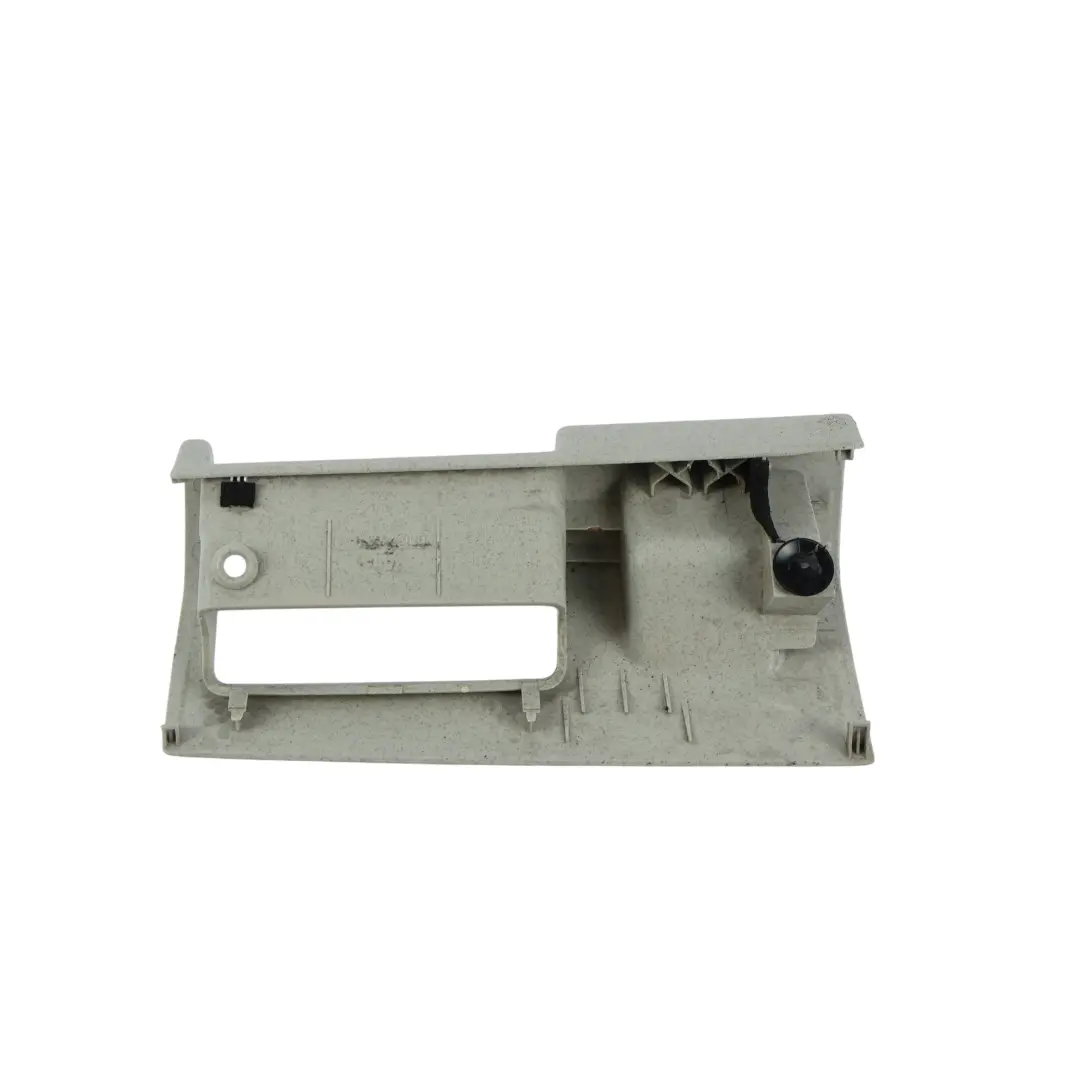 Nakładka Klamki Drzwi Przesuwnych Prawa Szara do VW Transporter T5 o numerze 7E5867620B VW Transporter T5 Nakładka Klamki Drzwi Przesuwnych Prawa Szara - SKU 7E5867620B - Numer Części 7E5867620B