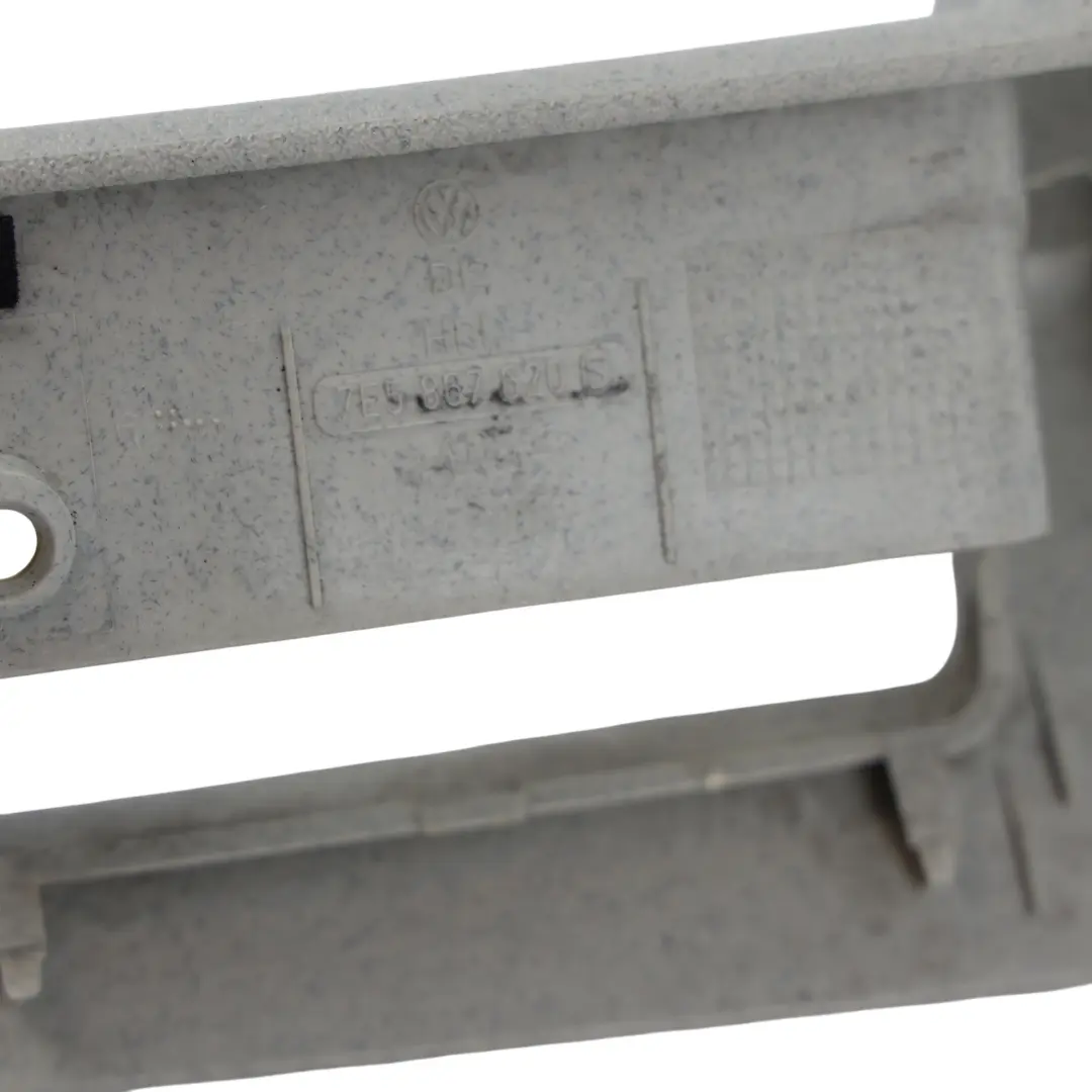 Maniglia Porta Scorrevole Destra Grigio per Volkswagen Transporter T5 con numero di parte 7E5867620B Volkswagen Transporter T5 Maniglia Porta Scorrevole Destra Grigio - SKU 7E5867620B - Numero di parte 7E5867620B