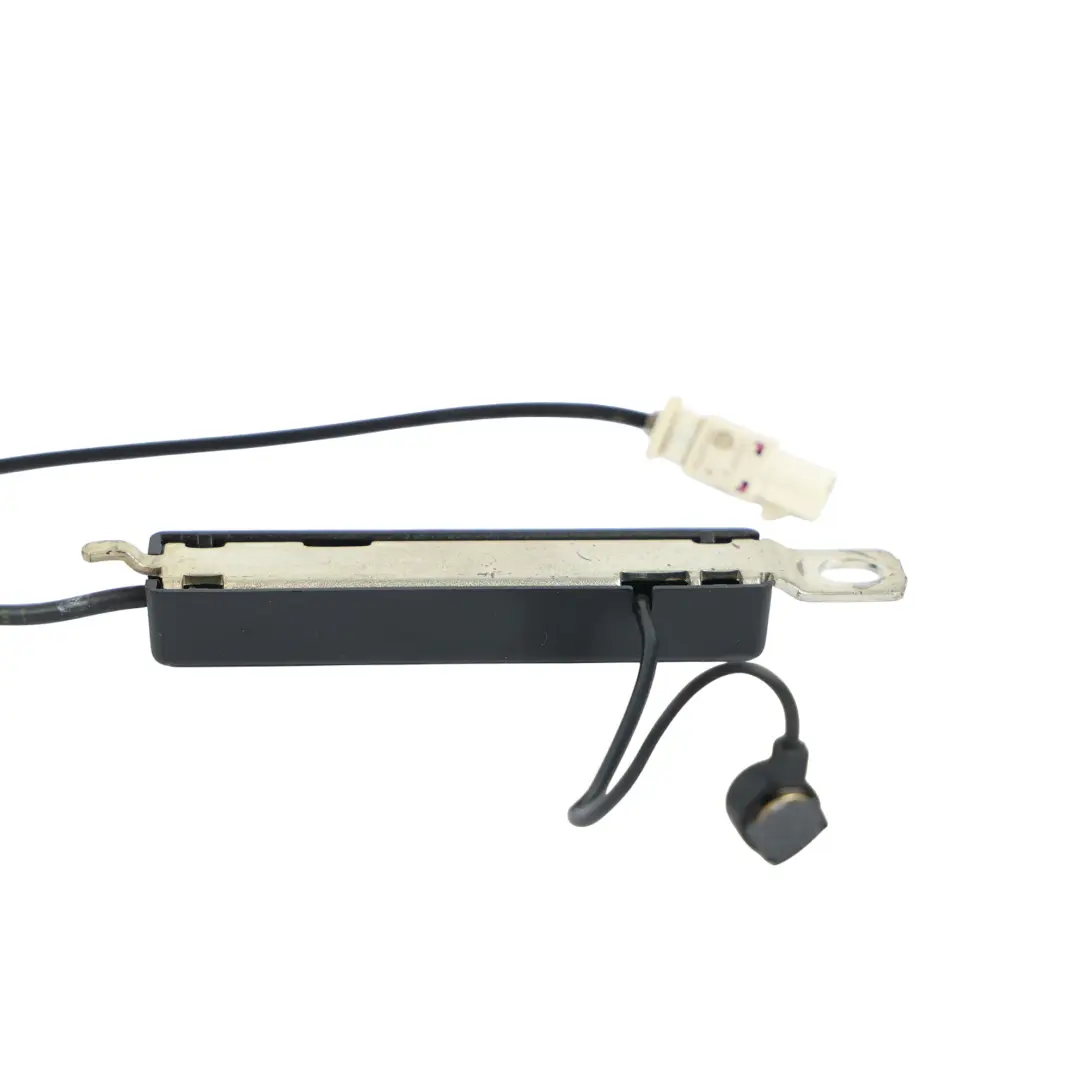 Antennen Verstärker Booster Modul für Volkswagen Transporter T5 mit Teilenummer 7H0035577 Volkswagen Transporter T5 Antennen Verstärker Booster Modul - SKU 7H0035577 - Teilenummer 7H0035577