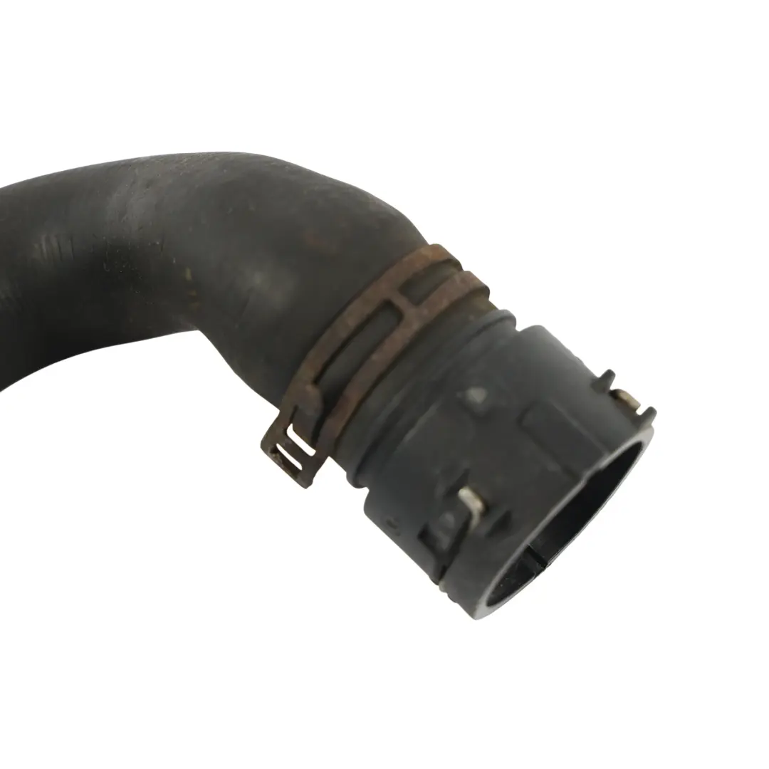 Tubo Radiatore Superiore per Volkswagen Transporter T5 2.5 TDI con numero di parte 7H0122101E Volkswagen Transporter T5 2.5 TDI Tubo Radiatore Superiore - SKU 7H0122101E - Numero di parte 7H0122101E