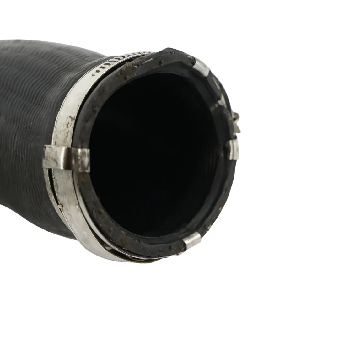 Przewód Intercoolera Turbo do Volkswagen Transporter T5 2.5 TDI o numerze 7H0145790F Volkswagen Transporter T5 2.5 TDI Przewód Intercoolera Turbo - SKU 7H0145790F - Numer Części 7H0145790F