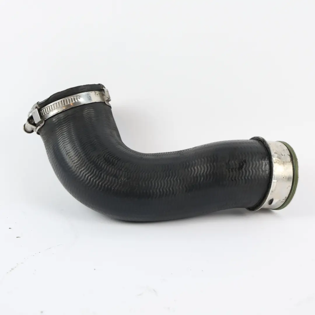 Przewód Intercoolera Turbo do Volkswagen Transporter T5 2.5 TDI o numerze 7H0145790F Volkswagen Transporter T5 2.5 TDI Przewód Intercoolera Turbo - SKU 7H0145790F - Numer Części 7H0145790F