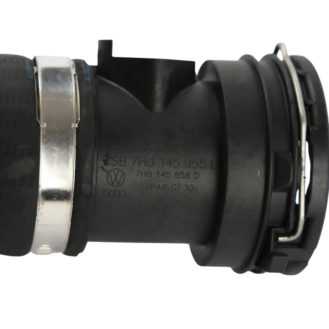 Ladeluftkühler Rohr 2.5 TDI für Volkswagen Transporter T5 mit Teilenummer 7H0145941B Volkswagen Transporter T5 Ladeluftkühler Rohr 2.5 TDI - SKU 7H0145941B - Teilenummer 7H0145941B