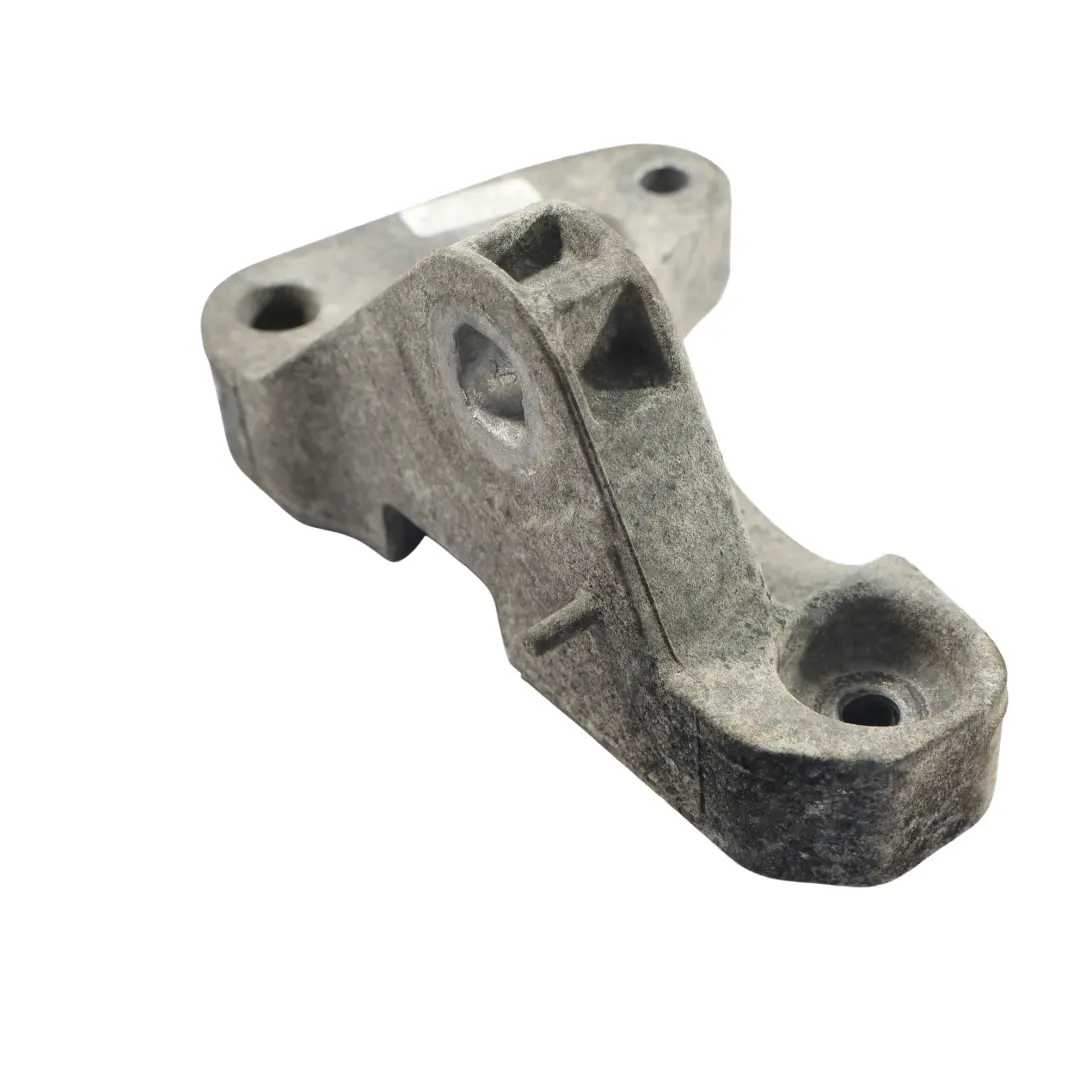 Supporto Motore Staffa Destra 2.5 TDI per Volkswagen Transporter T5 con numero di parte 7H0199207C Volkswagen Transporter T5 Supporto Motore Staffa Destra 2.5 TDI - SKU 7H0199207C - Numero di parte 7H0199207C