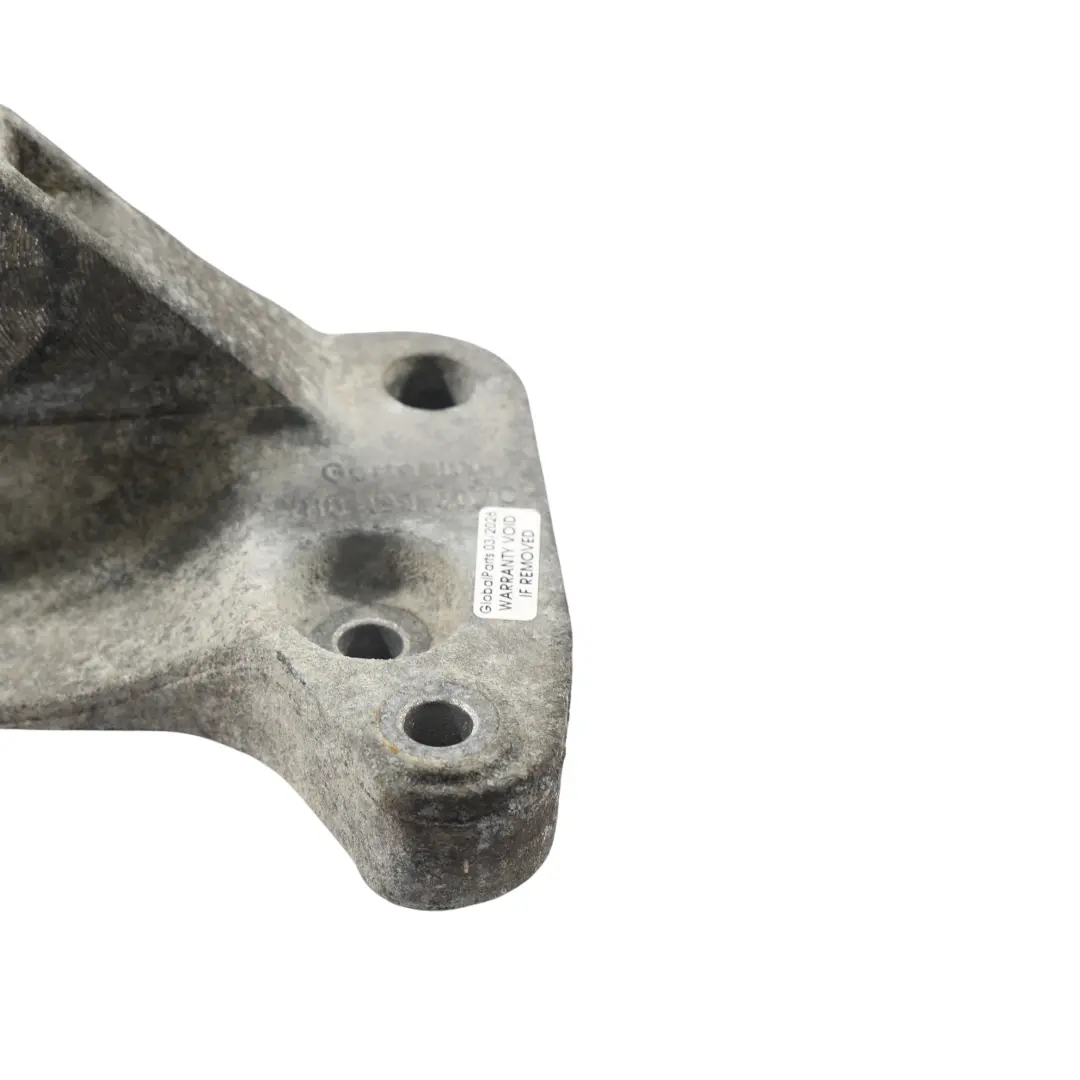 Łapa Wspornik Silnika Prawy 2.5 TDI do Volkswagen Transporter T5 o numerze 7H0199207C Volkswagen Transporter T5 Łapa Wspornik Silnika Prawy 2.5 TDI - SKU 7H0199207C - Numer Części 7H0199207C