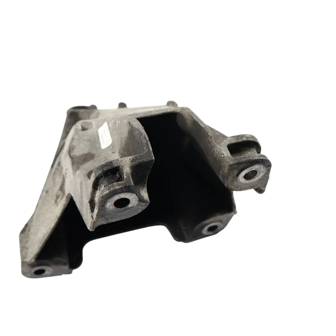 Volkswagen Transporter T5 Engine Mount Bracket Support Rear 2.5 TDI 7H0199370J - SKU 7H0199370L - Part number 7H0199370L