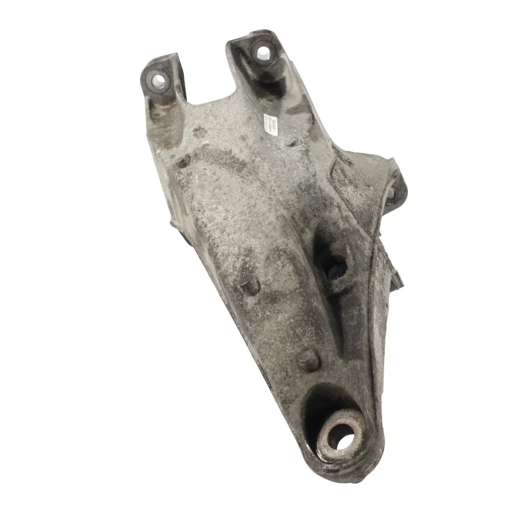 Wspornik Łapy Silnika Tylny 2.5 TDI 7H0199370J do Volkswagen Transporter T5 o numerze 7H0199370L Volkswagen Transporter T5 Wspornik Łapy Silnika Tylny 2.5 TDI 7H0199370J - SKU 7H0199370L - Numer Części 7H0199370L