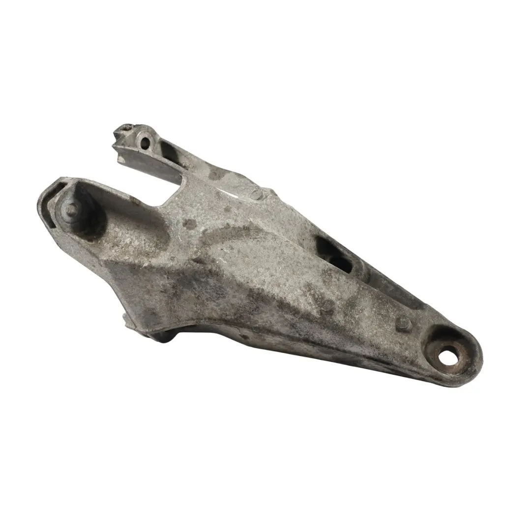 Volkswagen Transporter T5 Engine Mount Bracket Support Rear 2.5 TDI 7H0199370J - SKU 7H0199370L - Part number 7H0199370L