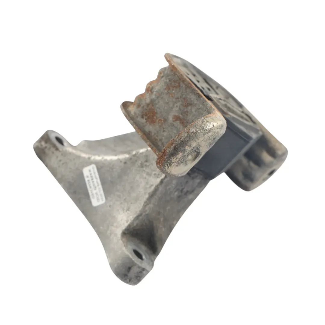 Getriebe Träger Links Automatik 2.5 TDI für Volkswagen Transporter T5 mit Teilenummer 7H0399151J Volkswagen Transporter T5 Getriebe Träger Links Automatik 2.5 TDI - SKU 7H0399151J - Teilenummer 7H0399151J