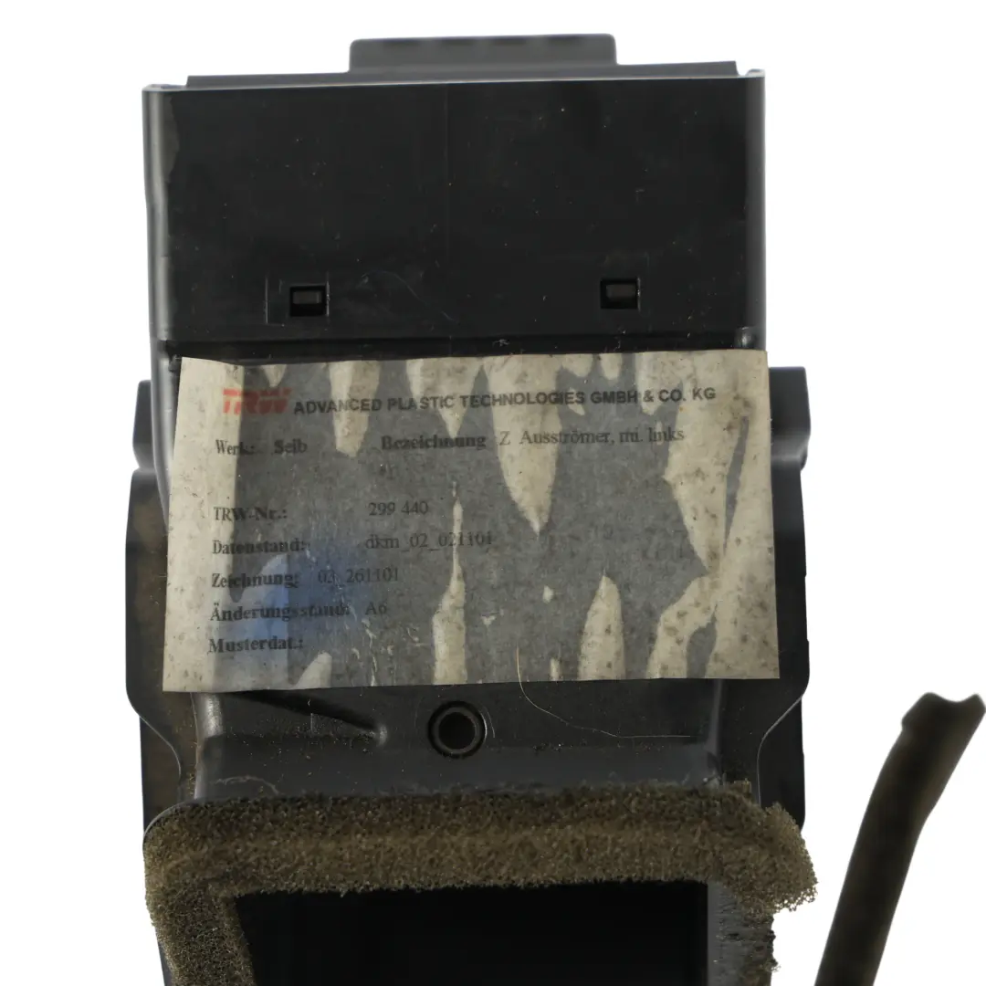 Dashboard Air Vent Centre Left N/S to Volkswagen Transporter T5 with Part number 7H0815705A Volkswagen Transporter T5 Dashboard Air Vent Centre Left N/S - SKU 7H0815705A - Part number 7H0815705A