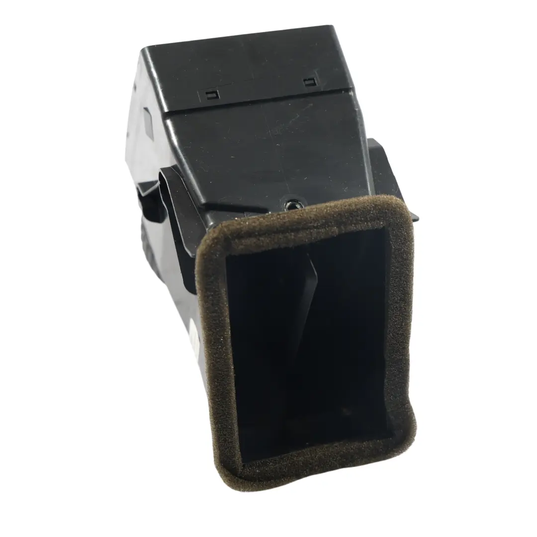 Front Dashboard Air Vent Centre Left N/S 7H0815706E to Volkswagen Transporter T5 with Part number 7H0815705E Volkswagen Transporter T5 Front Dashboard Air Vent Centre Left N/S 7H0815706E - SKU 7H0815705E - Part number 7H0815705E