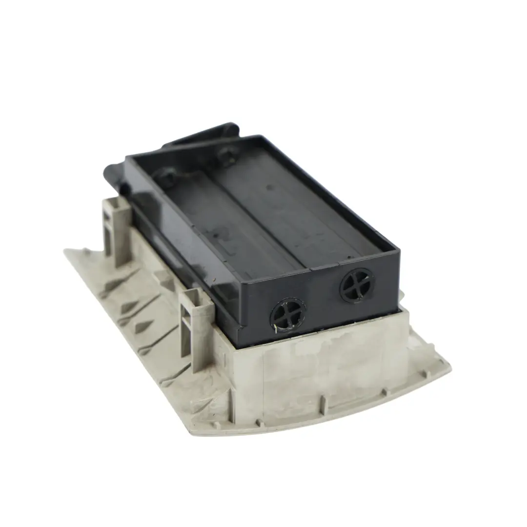 Kratka Nawiewu Podsufitki Tył do VW Volkswagen Transporter T5 o numerze 7H0820951D VW Volkswagen Transporter T5 Kratka Nawiewu Podsufitki Tył - SKU 7H0820951D - Numer Części 7H0820951D