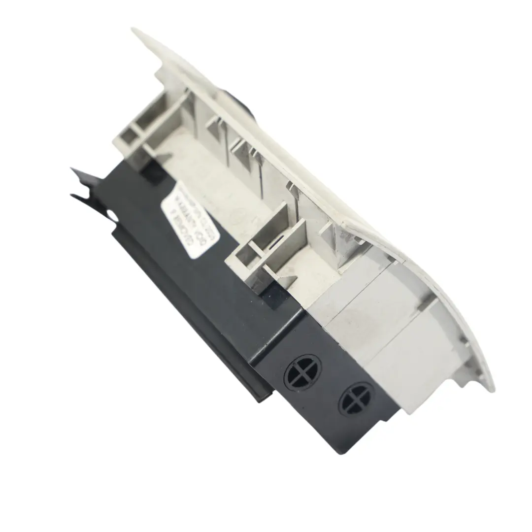 Buse Aération Centre Plafonnier pour Volkswagen Transporter T5 à propos du numéro de pièce 7H0820951C Volkswagen Transporter T5 Buse Aération Centre Plafonnier - SKU 7H0820951C - Numéro de pièce 7H0820951C