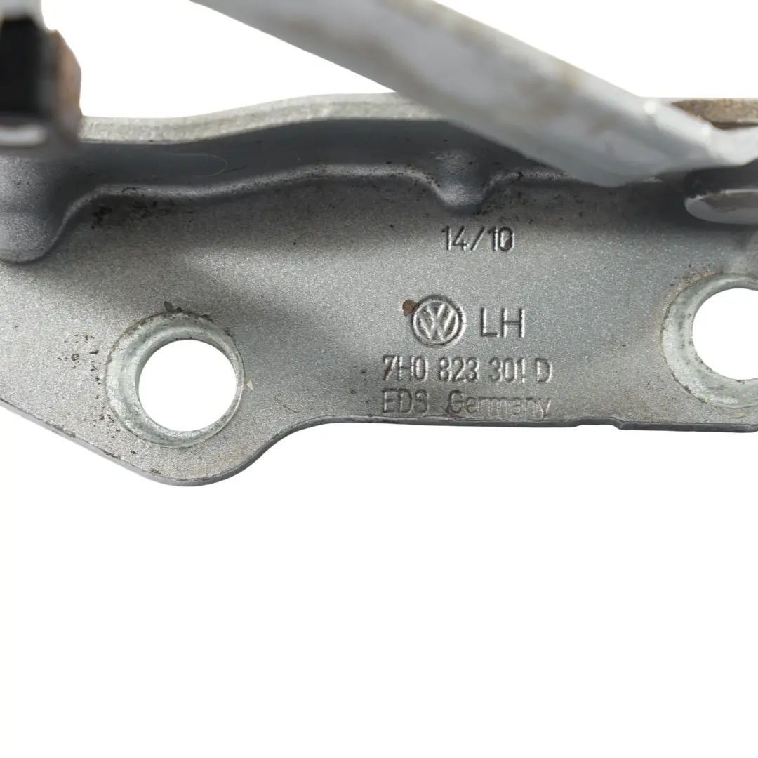 Cerniera Cofano Sinistra Argento Metallizzato A7W per Volkswagen Transporter T5 con numero di parte 7H0823301D Volkswagen Transporter T5 Cerniera Cofano Sinistra Argento Metallizzato A7W - SKU 7H0823301D-RES - Numero di parte 7H0823301D