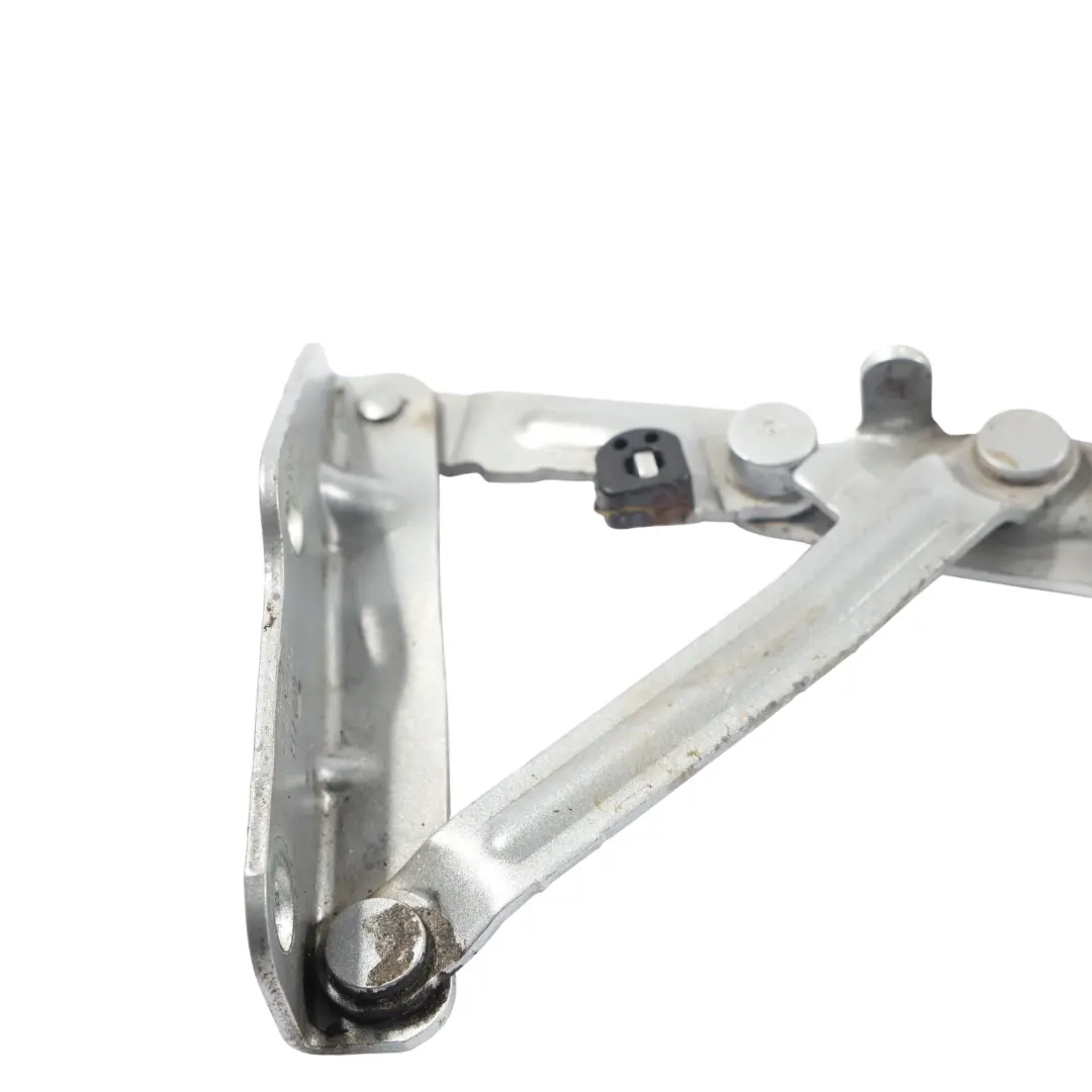 Cerniera Cofano Sinistra Argento Metallizzato A7W per Volkswagen Transporter T5 con numero di parte 7H0823301D Volkswagen Transporter T5 Cerniera Cofano Sinistra Argento Metallizzato A7W - SKU 7H0823301D-RES - Numero di parte 7H0823301D