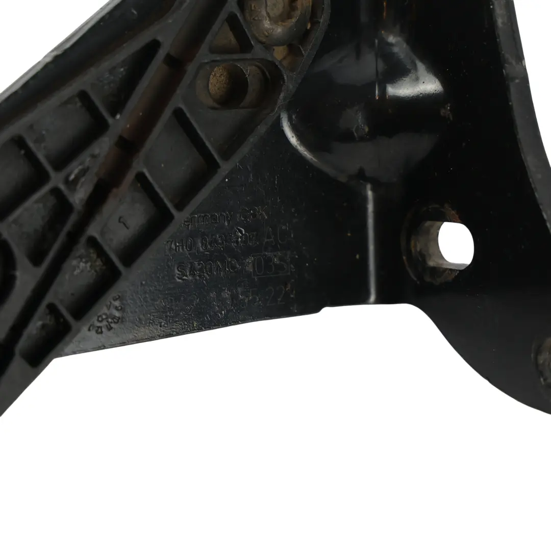 Guía Rodillo Puerta Inferior Izquierda para Volkswagen Transporter T5 con número de pieza 7H0843397AC Volkswagen Transporter T5 Guía Rodillo Puerta Inferior Izquierda - SKU 7H0843397AC - Número de pieza 7H0843397AC