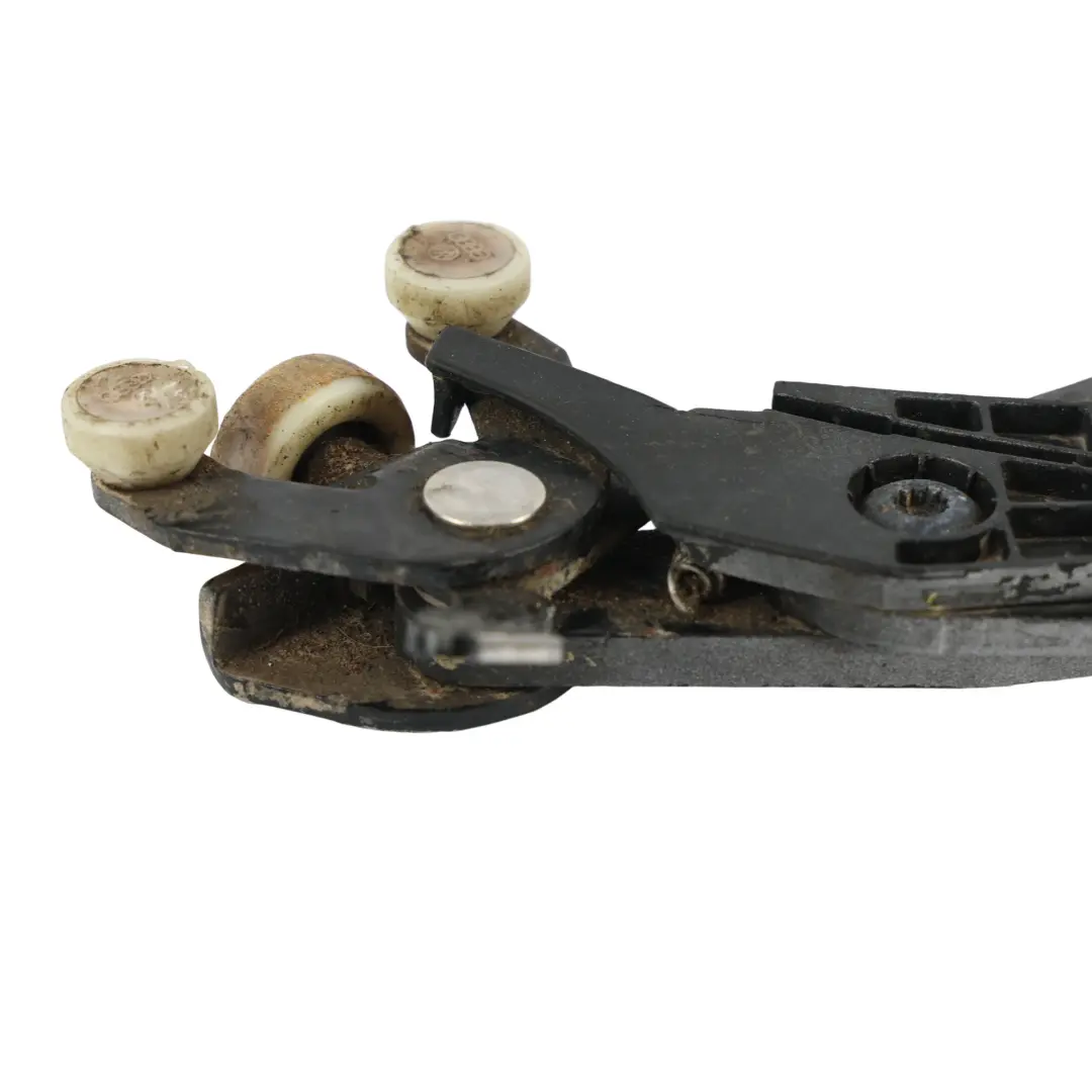 Guide Rouleau Porte Coulissante Droit pour Volkswagen Transporter T5 à propos du numéro de pièce 7H0843398AC Volkswagen Transporter T5 Guide Rouleau Porte Coulissante Droit - SKU 7H0843398AC - Numéro de pièce 7H0843398AC