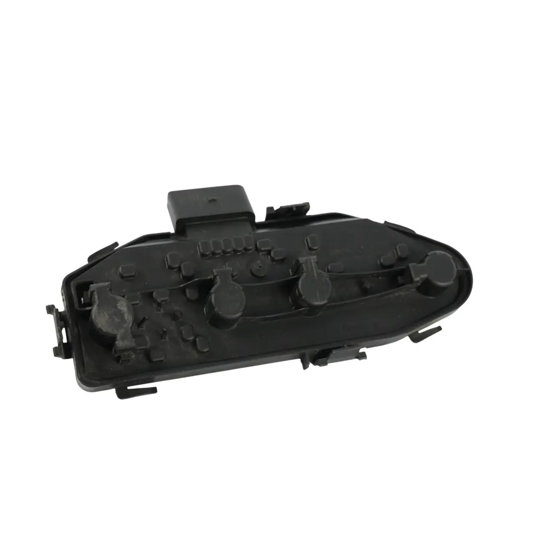 Portalámparas Luz Trasera Izquierda para Volkswagen Transporter T5 con número de pieza 7H0945257A Volkswagen Transporter T5 Portalámparas Luz Trasera Izquierda - SKU 7H0945257A - Número de pieza 7H0945257A