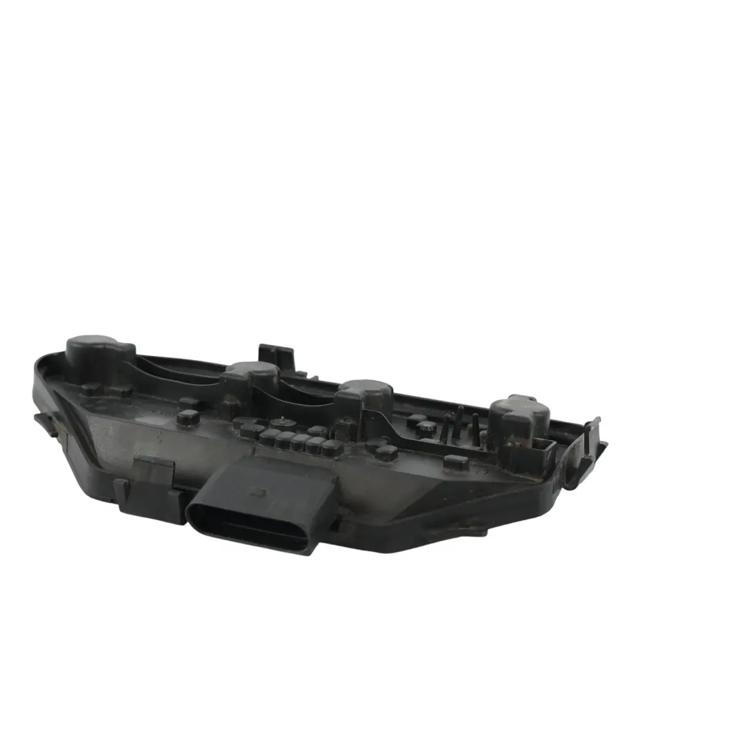 Rücklicht Fassung Birnenhalter Links für Volkswagen Transporter T5 mit Teilenummer 7H0945257A Volkswagen Transporter T5 Rücklicht Fassung Birnenhalter Links - SKU 7H0945257A - Teilenummer 7H0945257A