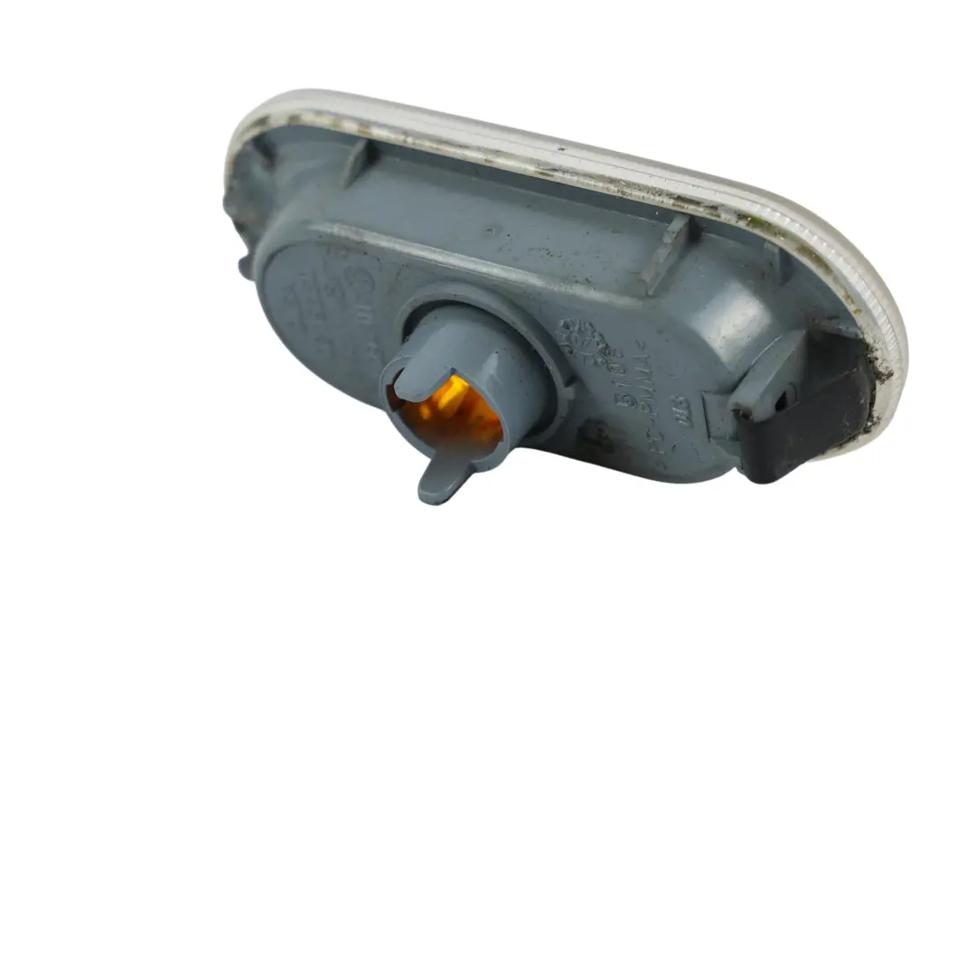 Clignotant Latéral Avant Gauche Droite pour Volkswagen Transporter T5 à propos du numéro de pièce 7H0949117 Volkswagen Transporter T5 Clignotant Latéral Avant Gauche Droite - SKU 7H0949117 - Numéro de pièce 7H0949117