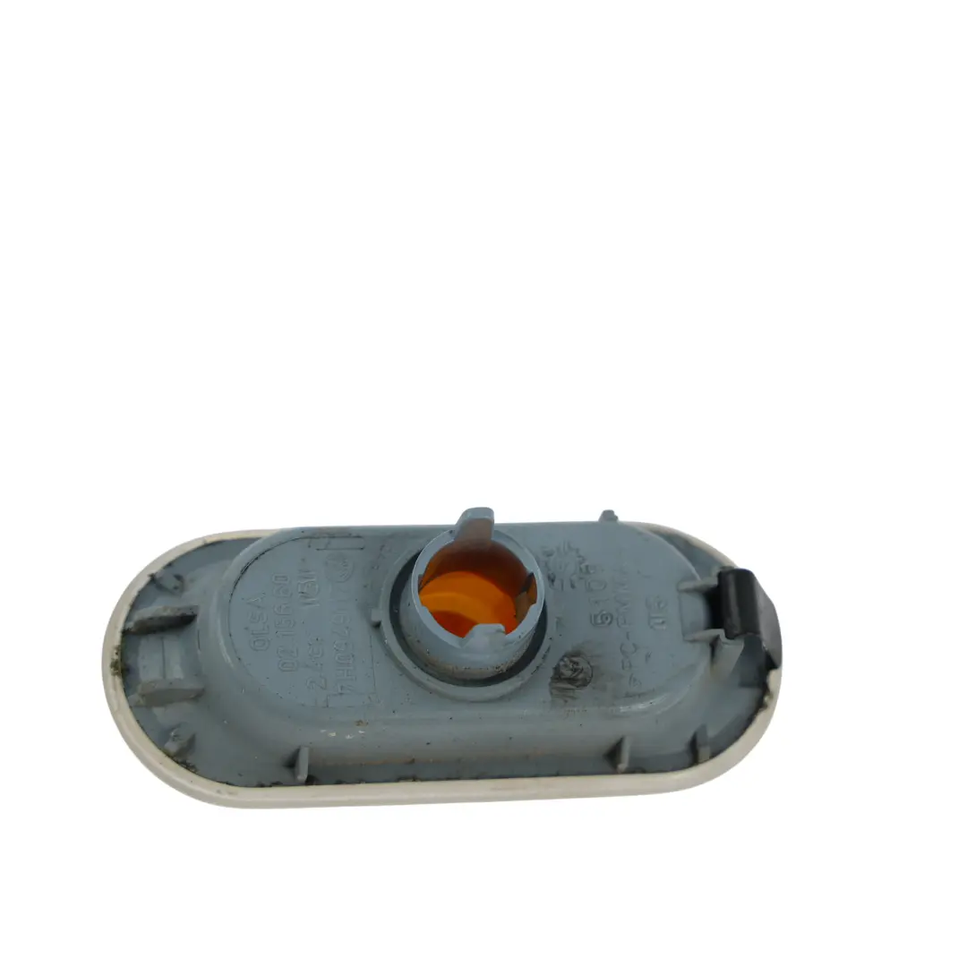 Freccia Anteriore Sinistra Destra per Volkswagen Transporter T5 con numero di parte 7H0949117 Volkswagen Transporter T5 Freccia Anteriore Sinistra Destra - SKU 7H0949117 - Numero di parte 7H0949117