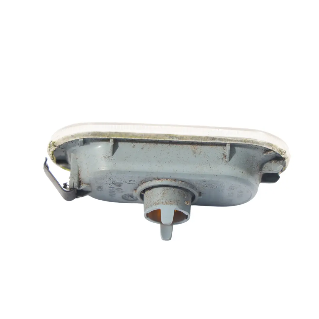 Indicatore Laterale Anteriore Lampada Segnale per Volkswagen T5 con numero di parte 7H0949117A Volkswagen T5 Indicatore Laterale Anteriore Lampada Segnale - SKU 7H0949117A-1 - Numero di parte 7H0949117A