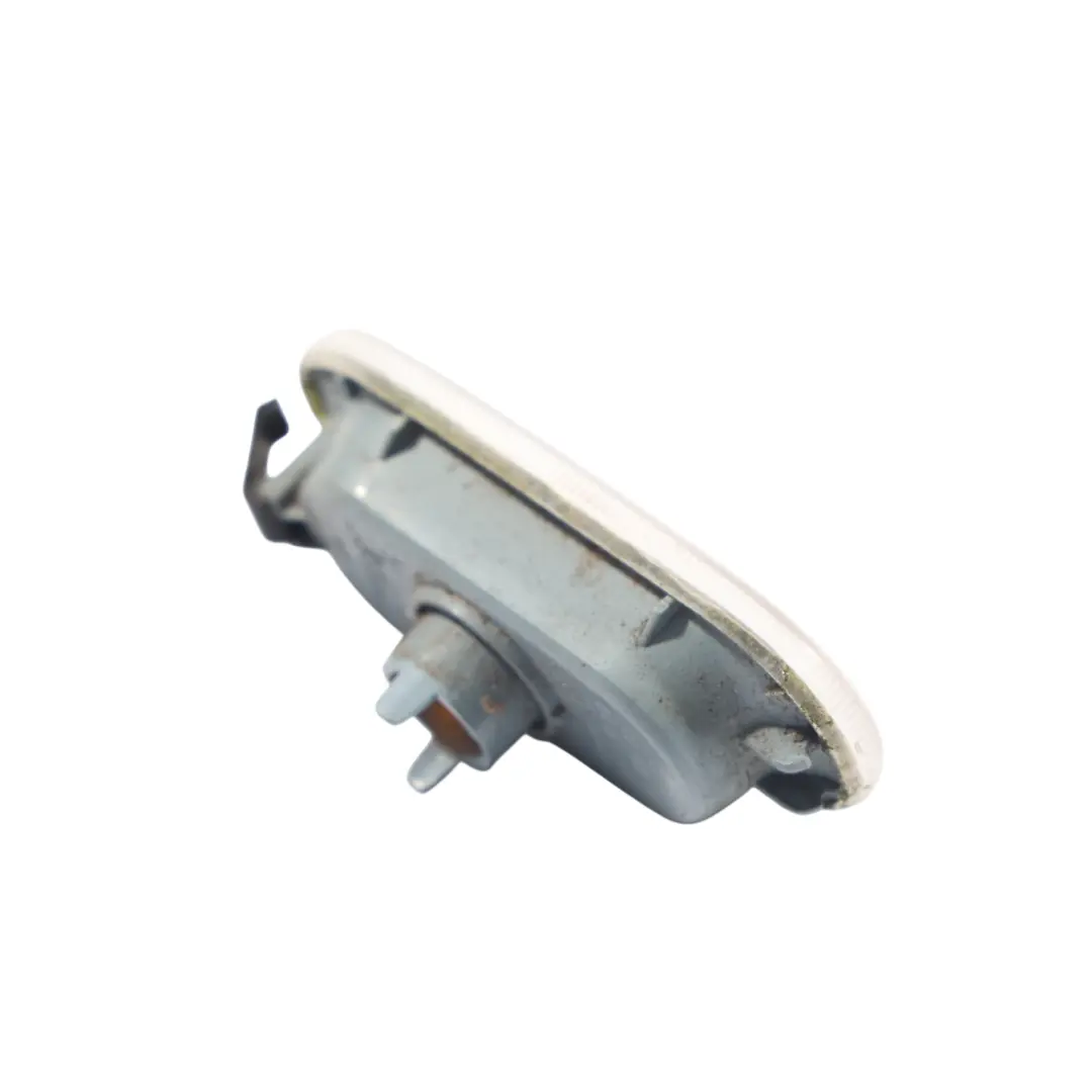 Indicatore Laterale Anteriore Lampada Segnale per Volkswagen T5 con numero di parte 7H0949117A Volkswagen T5 Indicatore Laterale Anteriore Lampada Segnale - SKU 7H0949117A-1 - Numero di parte 7H0949117A