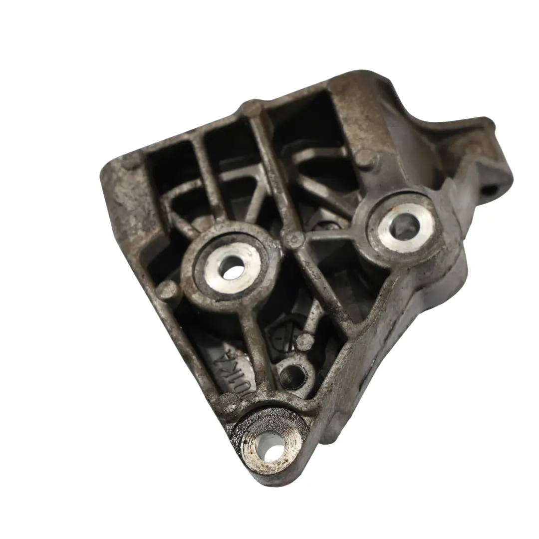 Wspornik Pompy Wspomagania do Land Rover Discovery 4 L319 o numerze 7H22-3C631-BA Land Rover Discovery 4 L319 Wspornik Pompy Wspomagania - SKU 7H22-3C631-BA - Numer Części 7H22-3C631-BA