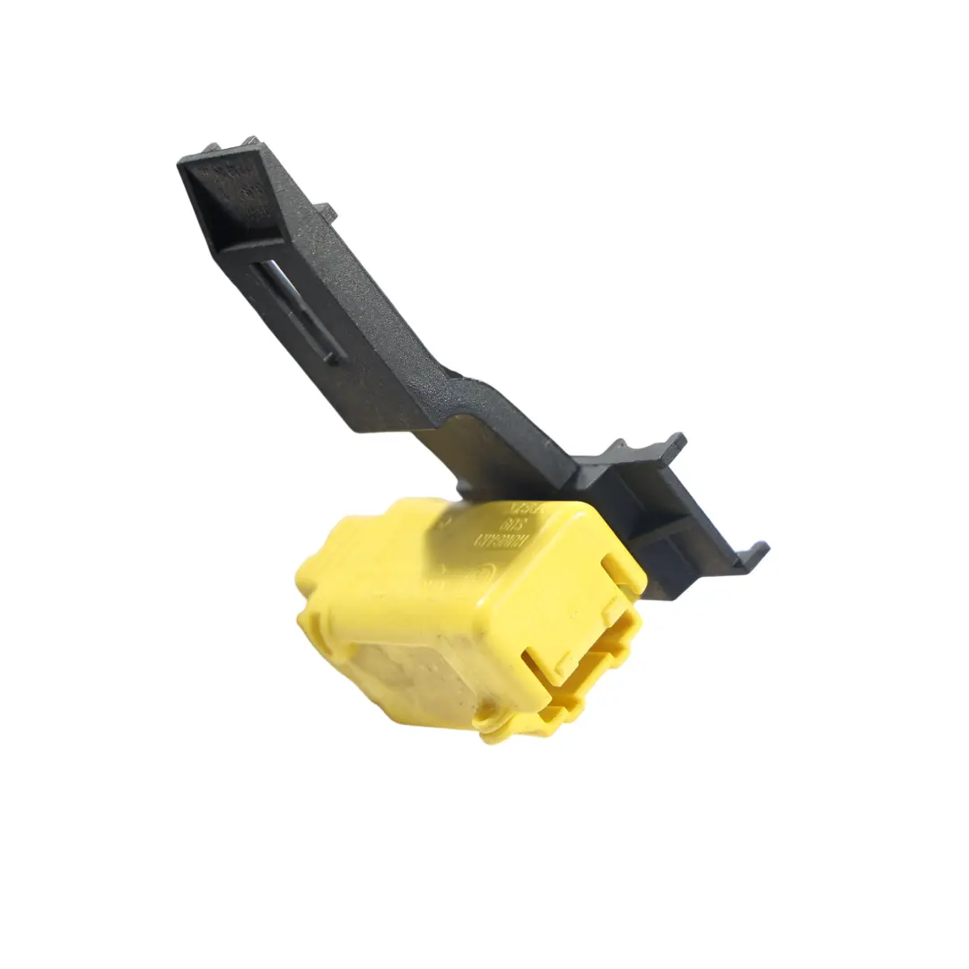 Belt Seatbelt Front Left N/S to Volkswagen Transporter T5 Seat with Part number 7H5857805H Volkswagen Transporter T5 Seat Belt Seatbelt Front Left N/S - SKU 7H5857805H - Part number 7H5857805H