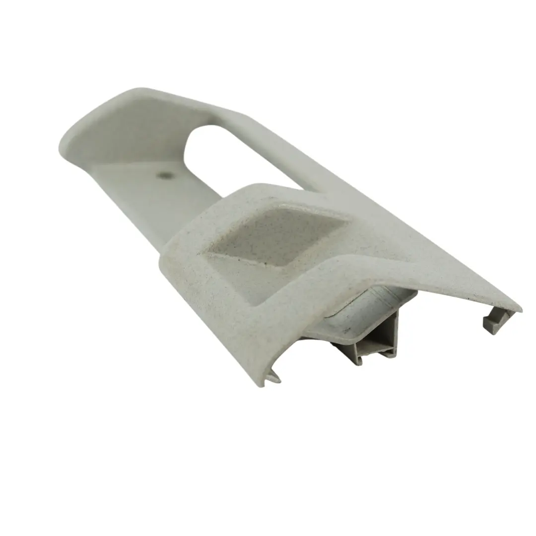 Listwa Klamki Drzwi Przesuwnych Prawa Szara do VW Transporter T5 o numerze 7H5867620F VW Transporter T5 Listwa Klamki Drzwi Przesuwnych Prawa Szara - SKU 7H5867620F - Numer Części 7H5867620F