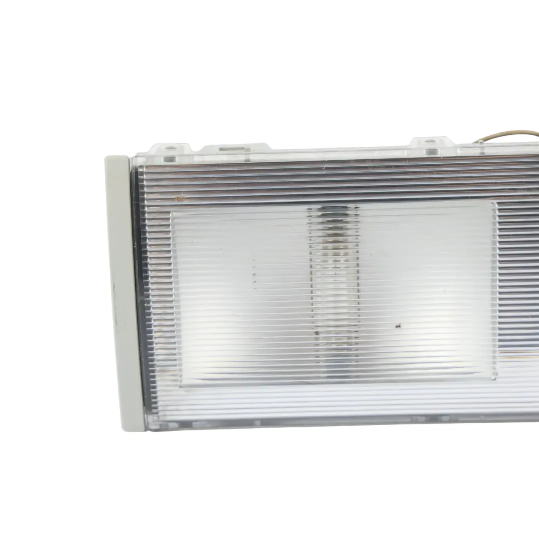 Luz Lámpara Interior Techo Trasera para Volkswagen Transporter T5 con número de pieza 7H5947105E Volkswagen Transporter T5 Luz Lámpara Interior Techo Trasera - SKU 7H5947105E - Número de pieza 7H5947105E