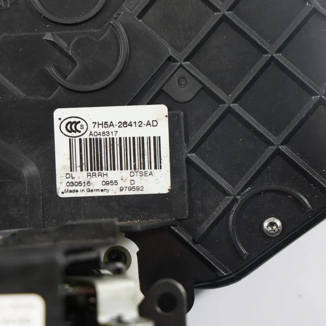 Maniglia Porta Posteriore Destra per Land Rover Discovery 4 L319 con numero di parte 7H5A-26412-AD Land Rover Discovery 4 L319 Maniglia Porta Posteriore Destra - SKU 7H5A-26412-AD - Numero di parte 7H5A-26412-AD