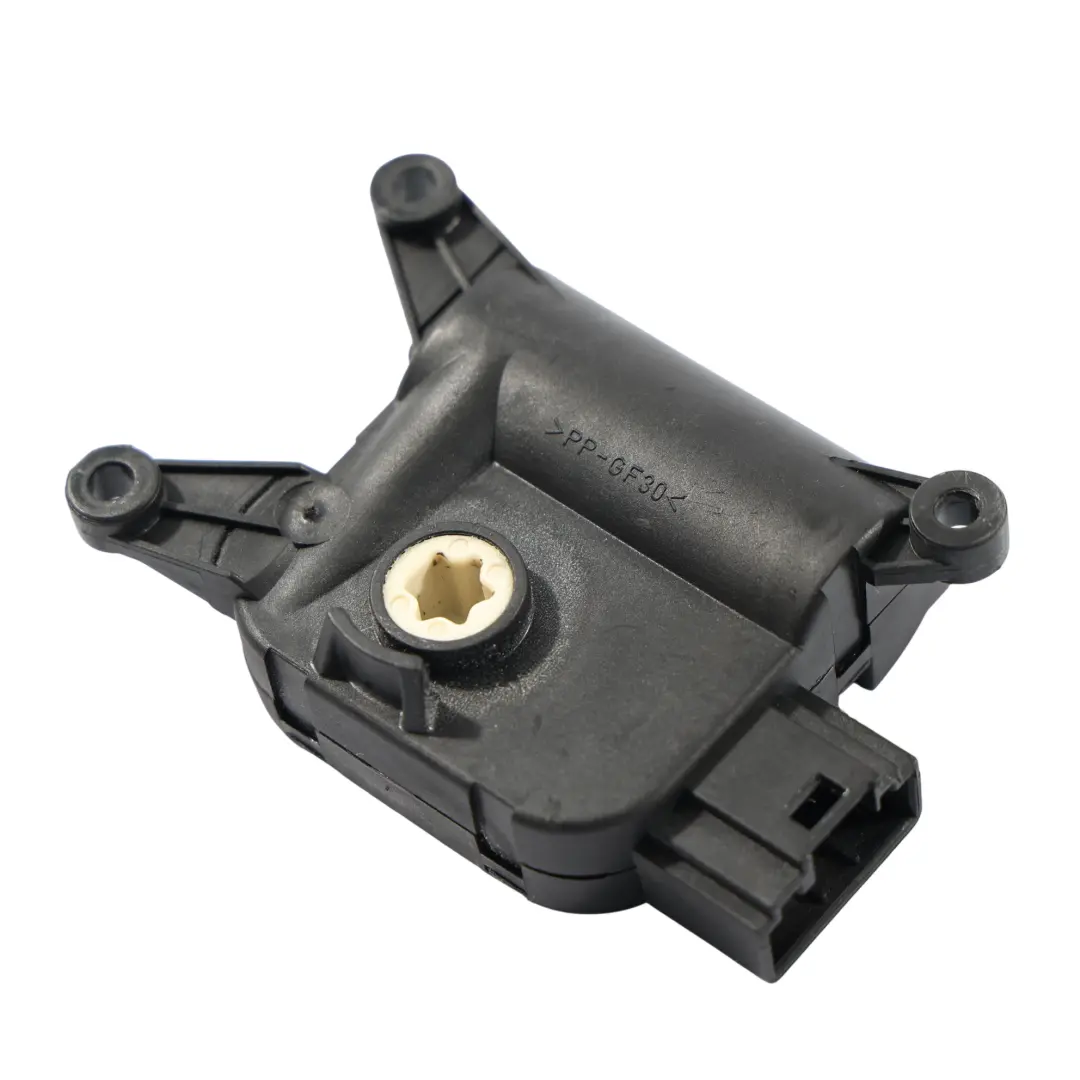 7L Silniczek Klap Nagrzewnicy do Audi Q7 4L VW Touareg o numerze 7L0907511 Audi Q7 4L VW Touareg 7L Silniczek Klap Nagrzewnicy - SKU 7L0907511-1 - Numer Części 7L0907511