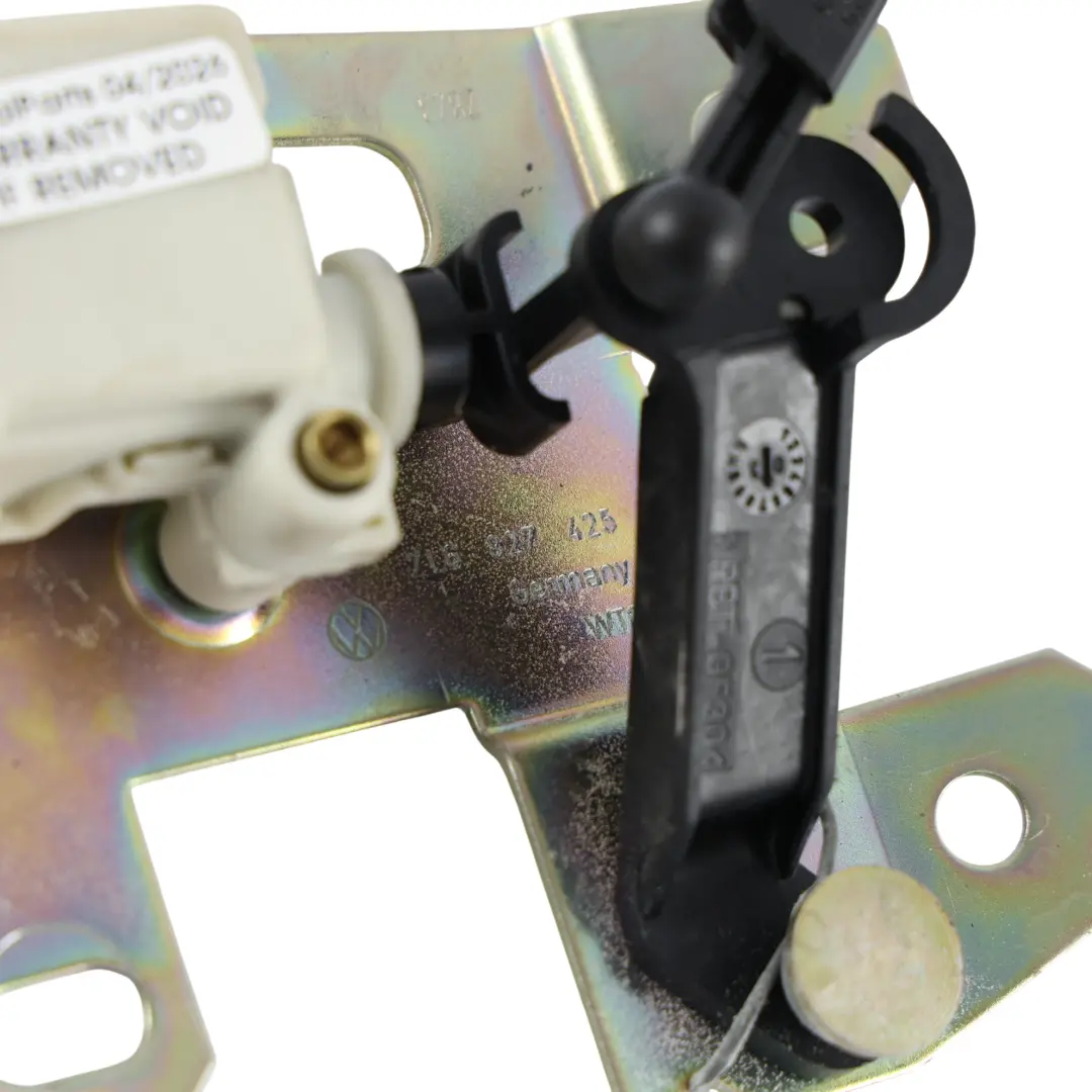 7L Siłownik Zamka Klapy Bagażnika do Volkswagen Touareg o numerze 7L6827425A Volkswagen Touareg 7L Siłownik Zamka Klapy Bagażnika - SKU 7L6827425A - Numer Części 7L6827425A