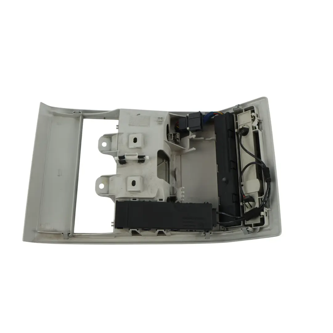 7L Copertura Pannello Pulsante Luce Tetto Centrale per Volkswagen Touareg con numero di parte 7L6868349K Volkswagen Touareg 7L Copertura Pannello Pulsante Luce Tetto Centrale - SKU 7L6868349K-1 - Numero di parte 7L6868349K