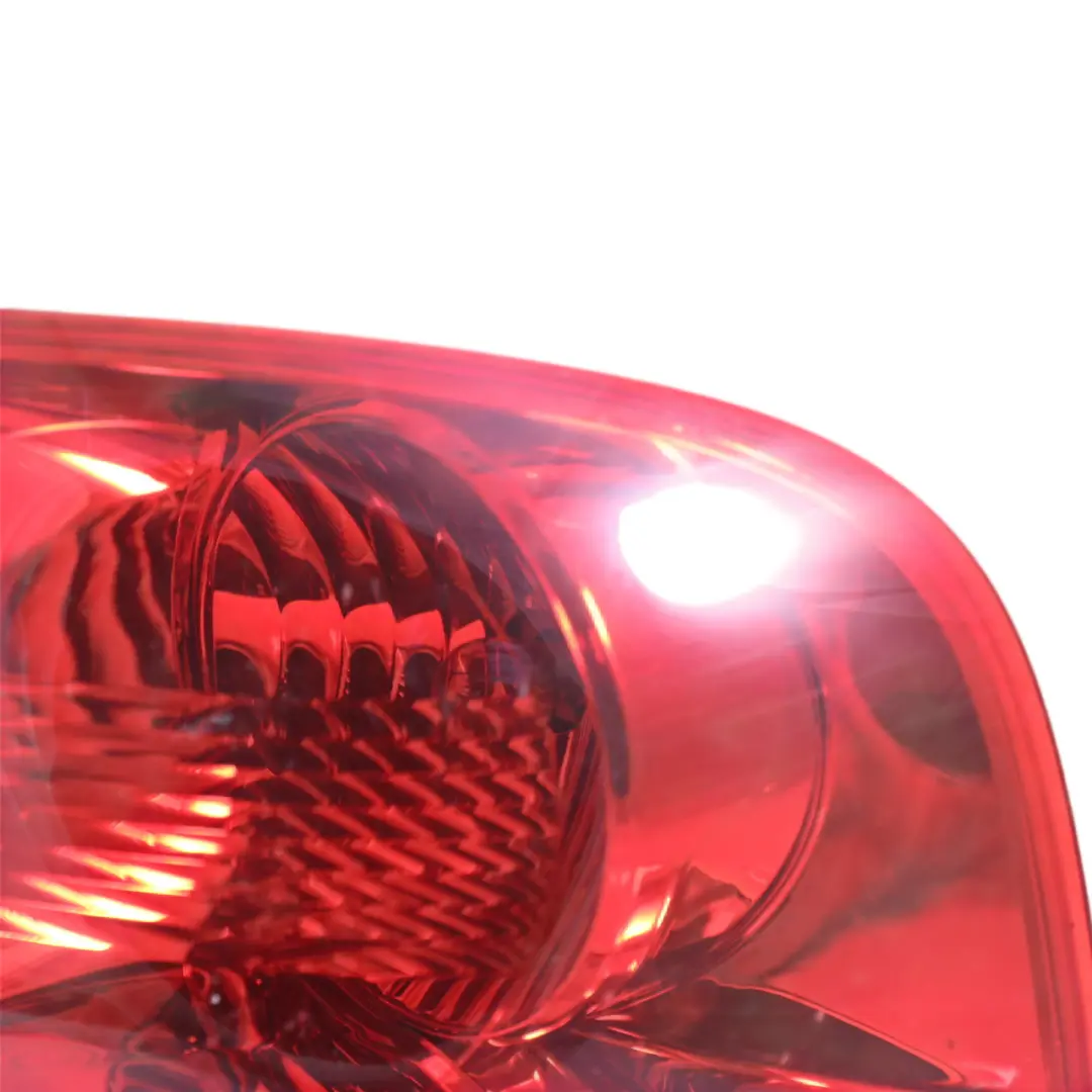 7L Tail Light Rear Outer Lamp Right O/S to VW Volkswagen Touareg with Part number 7L6945096P VW Volkswagen Touareg 7L Tail Light Rear Outer Lamp Right O/S - SKU 7L6945096P-1 - Part number 7L6945096P