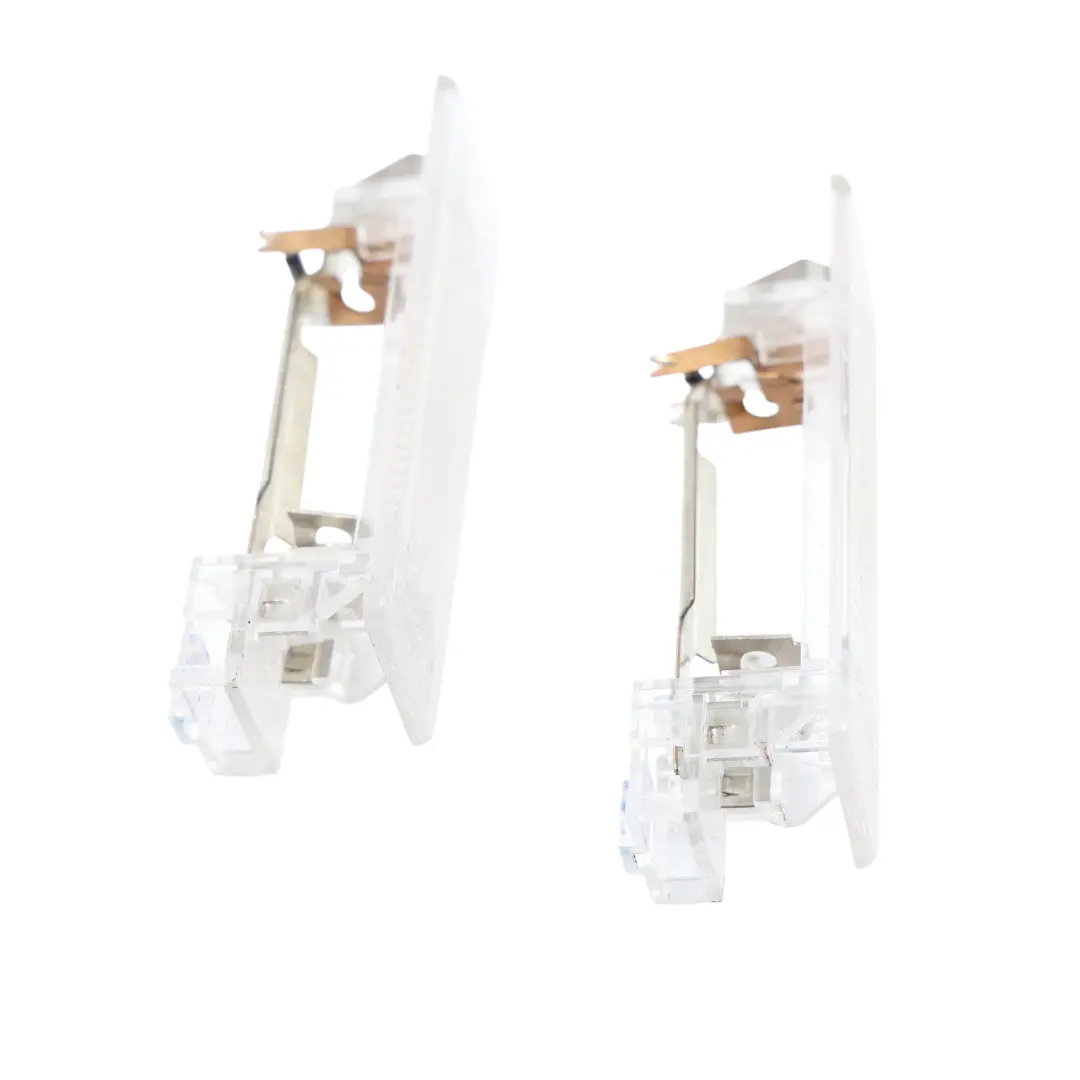 7L Lampe Éclairage Intérieur Coffre Arrière SET pour Volkswagen Touareg à propos du numéro de pièce 7L6947101A Volkswagen Touareg 7L Lampe Éclairage Intérieur Coffre Arrière SET - SKU 7L6947101A-1 - Numéro de pièce 7L6947101A